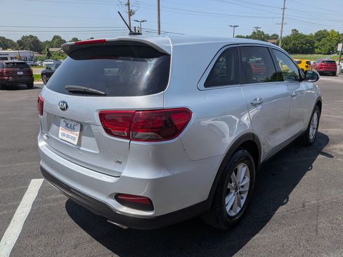 Used 2019 Kia Sorento AWD V6 image 6