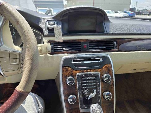 Used 2015 Volvo XC70 T6 image 16