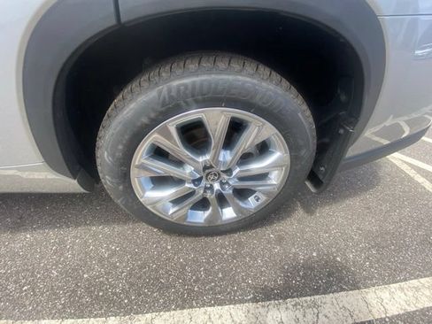 Certified 2024 Toyota Highlander Limited FWD image 16