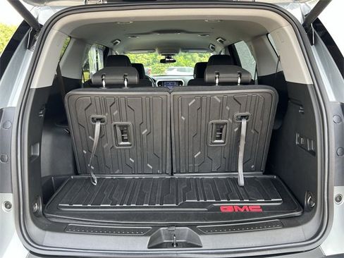 Used 2023 GMC Acadia SLE w/ Driver Convenience Package image 24