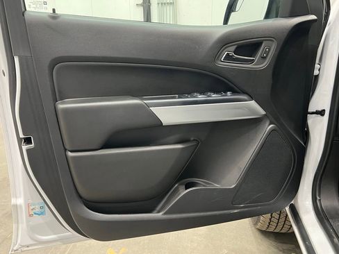 Used 2022 Chevrolet Colorado LT w/ Safety Package image 14