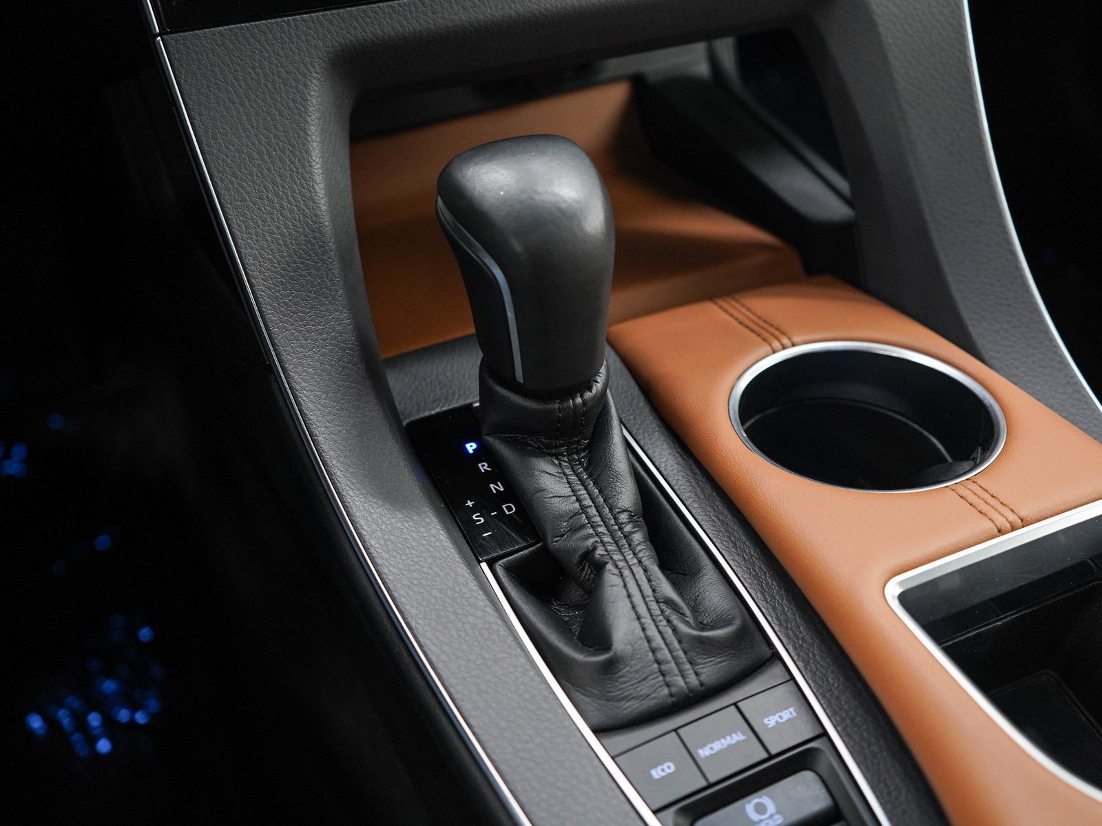 Used 2019 Toyota Avalon Limited FWD image 21