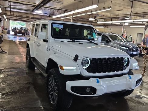 Used 2024 Jeep Wrangler High Altitude AWD/4WD image 1