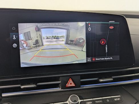 Used 2024 Hyundai Elantra SEL FWD image 21