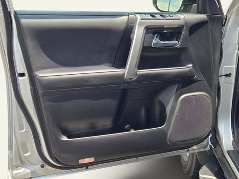 Used 2025 Toyota Camry SE w/ Convenience Package FWD image 36