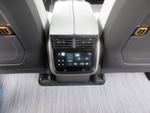 Used 2023 Rivian R1S Launch Edition image 45