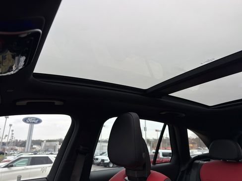 Used 2024 Mercedes-Benz GLC 43 AMG 4MATIC image 22