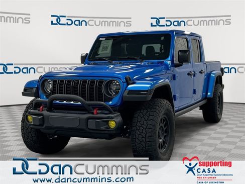 Used 2024 Jeep Gladiator Rubicon image 1