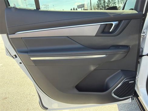 Used 2025 Buick Enclave Sport Touring image 22