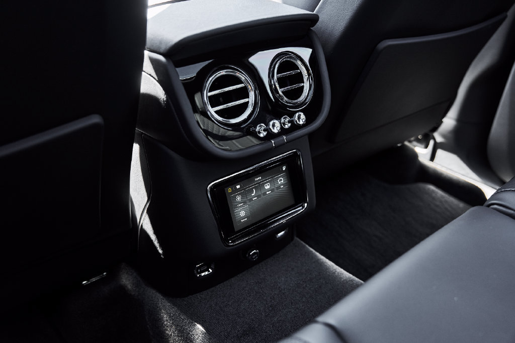 Used 2025 Bentley Bentayga AWD/4WD image 52