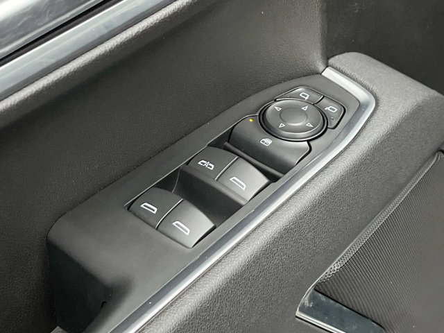 Used 2025 Chevrolet Silverado 1500 LT AWD/4WD image 26