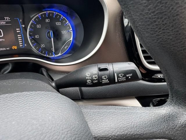 Used 2017 Chrysler Pacifica Touring FWD image 25