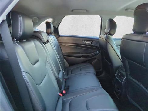 Used 2019 Ford Edge Titanium image 24