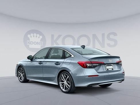 Used 2023 Honda Civic Touring image 4