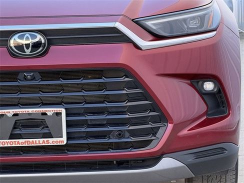 Used 2024 Toyota Grand Highlander Limited image 8