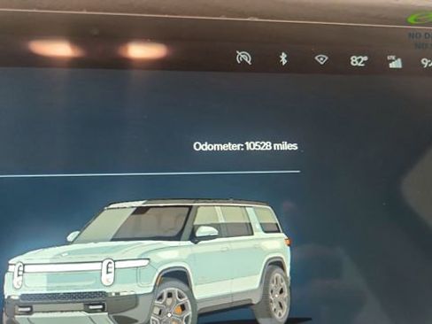 Used 2024 Rivian R1S Adventure AWD/4WD image 43