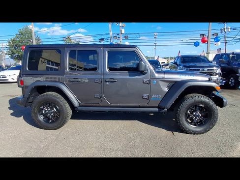 Used 2024 Jeep Wrangler Unlimited AWD/4WD image 9