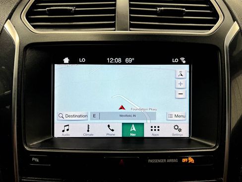 Used 2018 Ford Explorer XLT w/ Equipment Group 202A AWD/4WD image 11