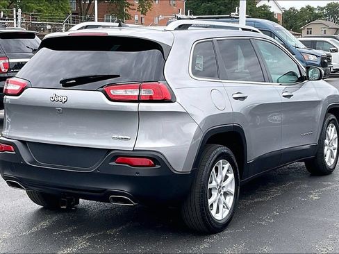 Used 2017 Jeep Cherokee Latitude w/ Safety/Convenience Group FWD image 12