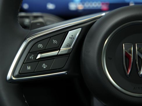 New 2025 Buick Envision Preferred image 36