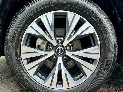 Used 2023 Nissan Rogue SV image 28