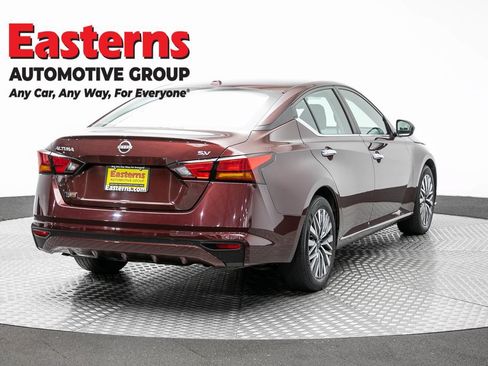 Used 2024 Nissan Altima 2.5 SV FWD image 5