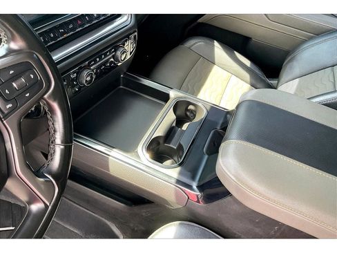 Used 2024 Chevrolet Silverado 2500 ZR2 w/ Technology Package AWD/4WD image 19