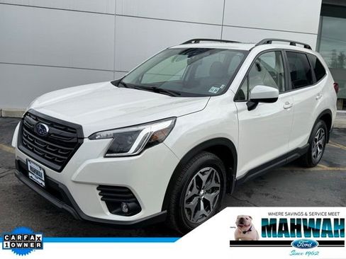 Used 2024 Subaru Forester Premium image 1