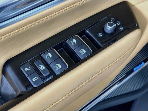 Used 2022 Jeep Grand Wagoneer Series III w/ Rear Seat Video Group 1 AWD/4WD image 23