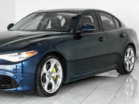 Used 2019 Alfa Romeo Giulia Ti Sport w/ Quick Order Package 22U Sport RWD image 59