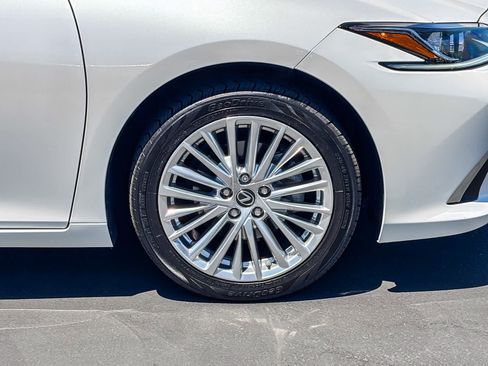 Used 2023 Lexus ES 350 w/ Premium Package FWD image 9