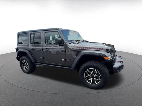 Used 2025 Jeep Wrangler Unlimited Rubicon AWD/4WD image 2