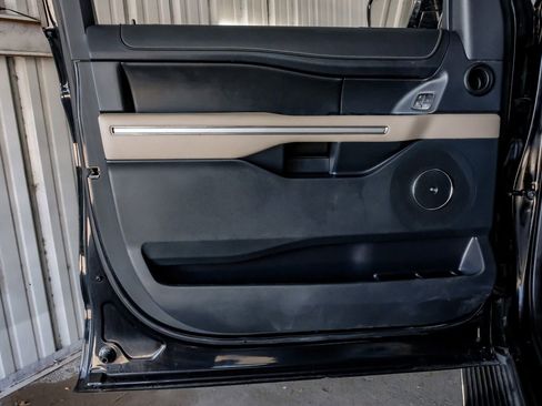 Used 2022 Ford Expedition Max Limited image 44