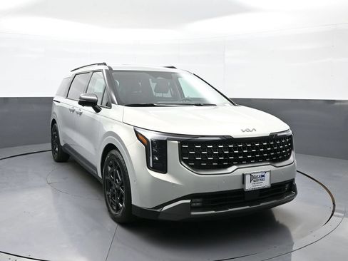 New 2026 Kia Carnival SX w/ SX Dark Edition Package FWD image 3