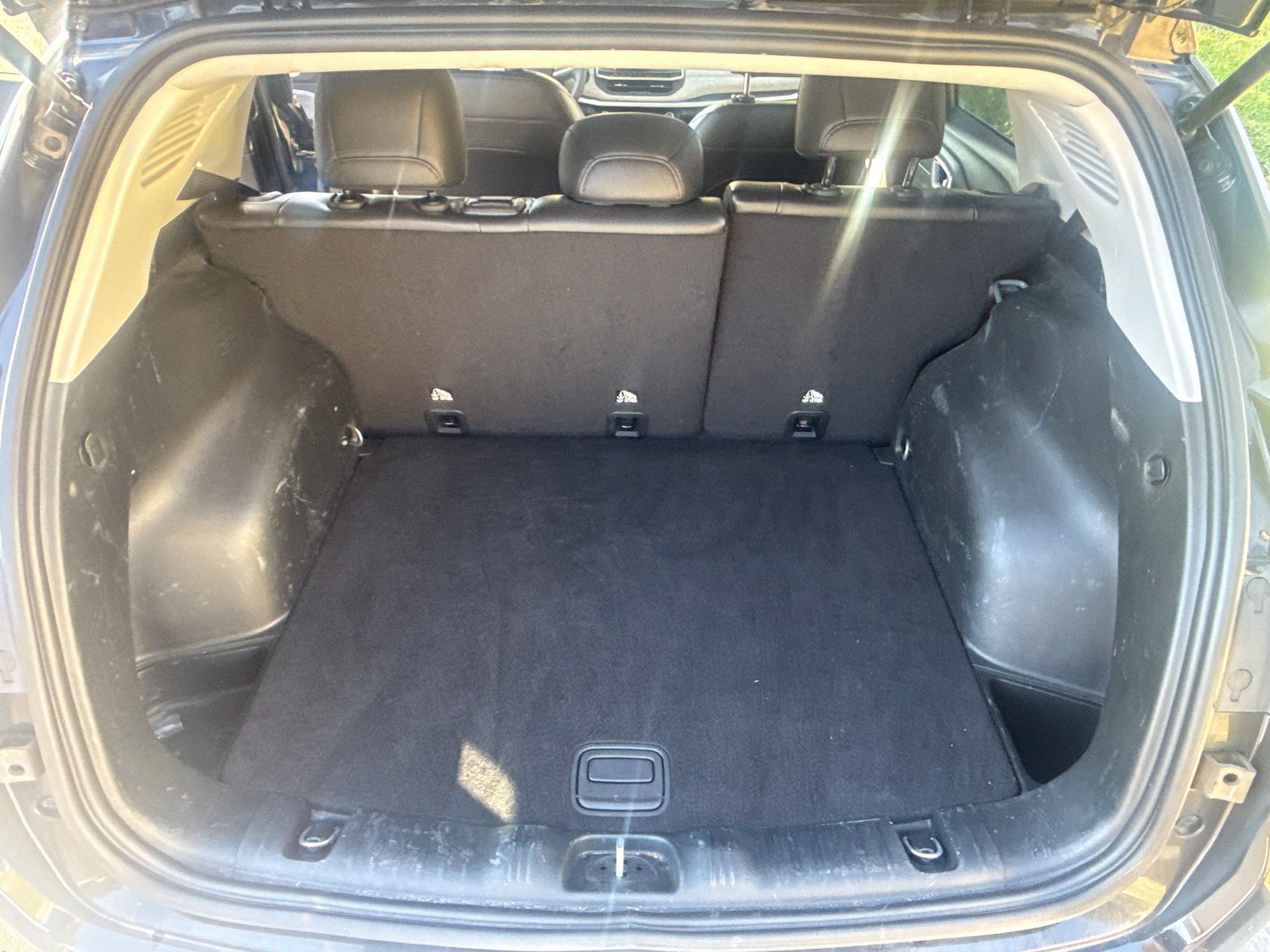 Used 2022 Jeep Compass Latitude FWD image 15