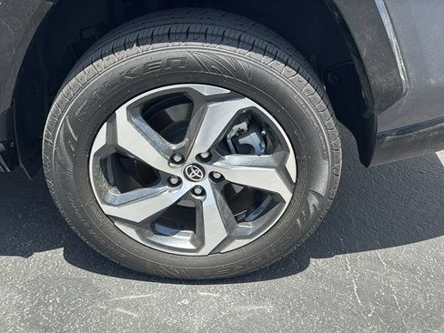 Used 2024 Toyota RAV4 SE w/ Weather & Moonroof Package AWD/4WD image 9
