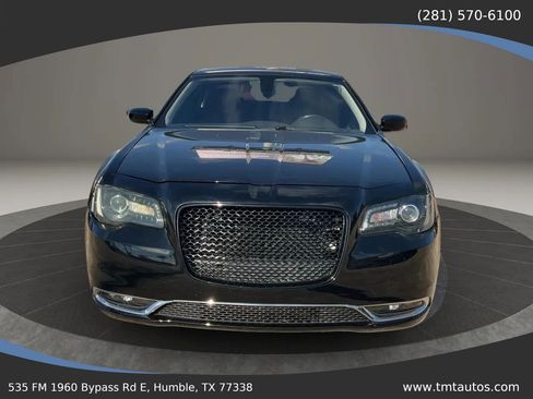 Used 2021 Chrysler 300 Touring w/ Sport Appearance Package RWD image 6