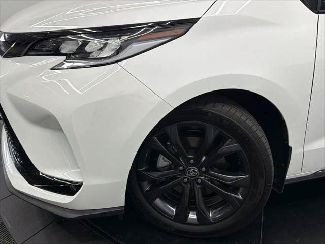 Certified 2026 Toyota Sienna XSE FWD image 5