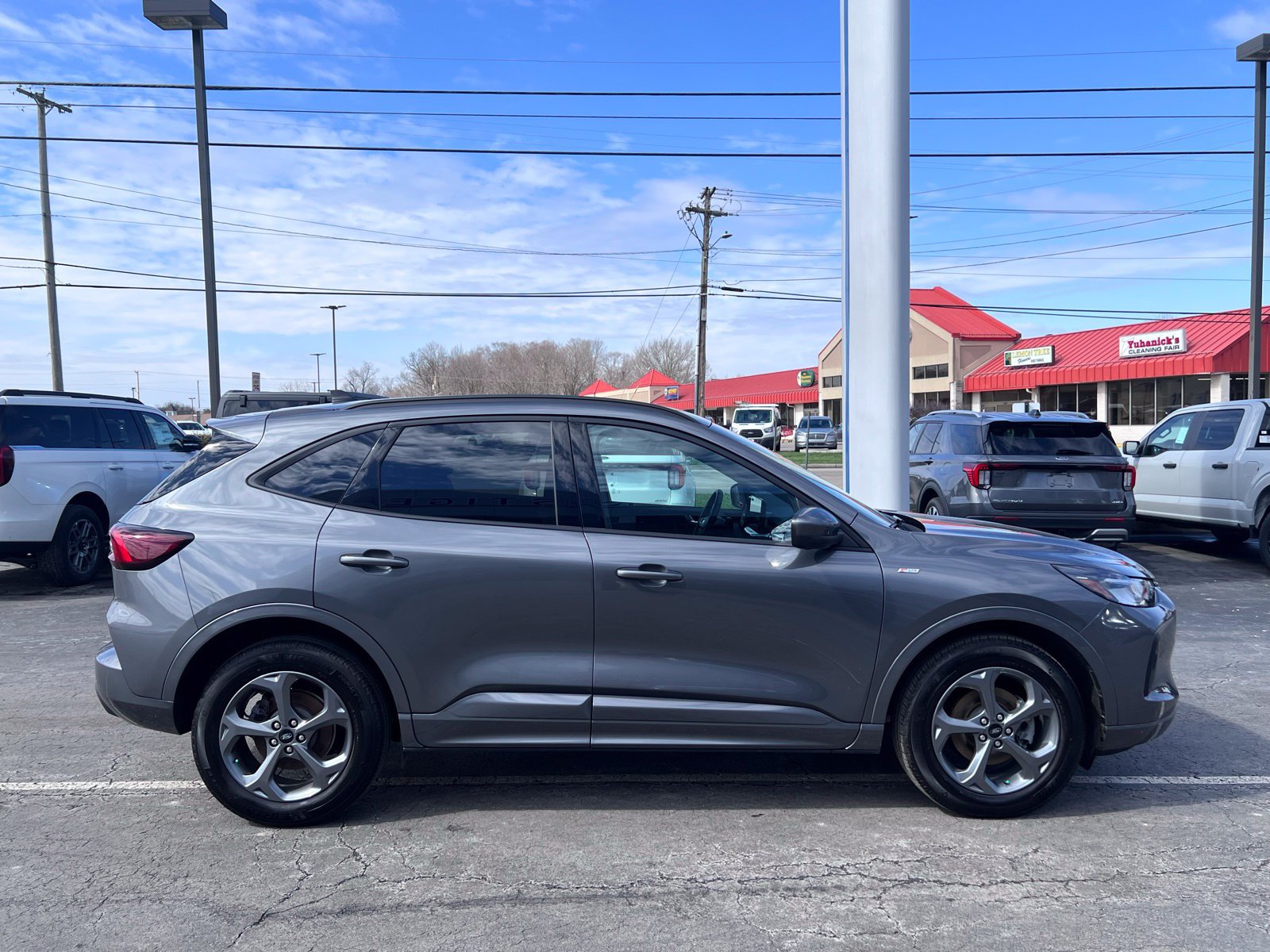 Used 2023 Ford Escape ST-Line Select w/ Tech Pack #2 AWD/4WD image 9