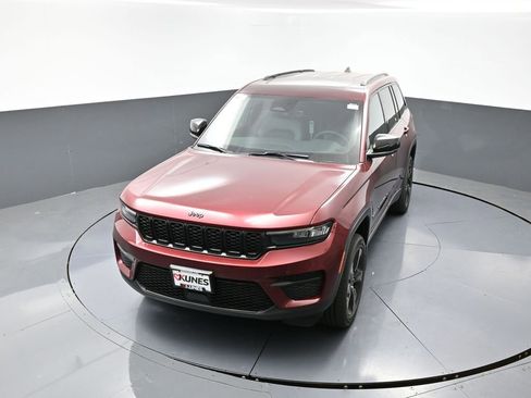 New 2025 Jeep Grand Cherokee Altitude w/ Trailer Tow Package image 41