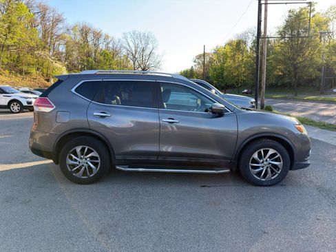 Used 2015 Nissan Rogue SL w/ SL Premium Package image 4