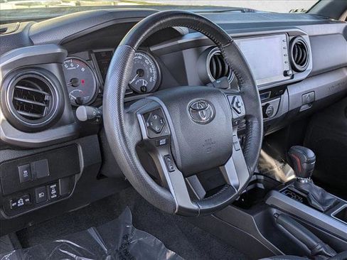 Used 2021 Toyota Tacoma TRD Off-Road w/ Technology Package image 10