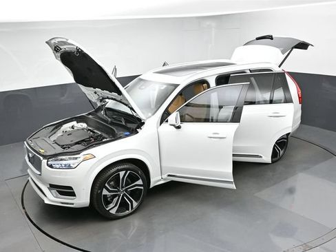Used 2024 Volvo XC90 B6 Ultimate w/ Protection Package Premier AWD/4WD image 53