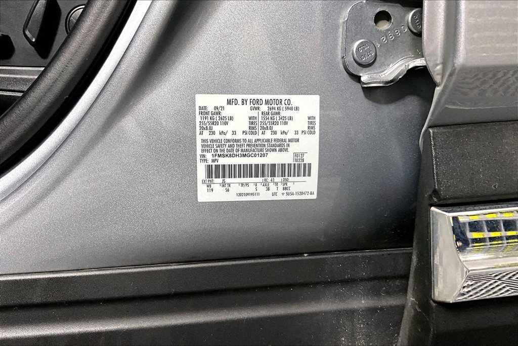 Used 2021 Ford Explorer XLT w/ Equipment Group 202A AWD/4WD image 31