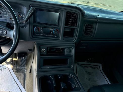 Used 2004 Chevrolet Silverado 2500 LT RWD image 46