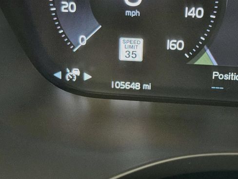 Used 2018 Volvo XC60 T5 Momentum w/ Convenience Package AWD/4WD image 47