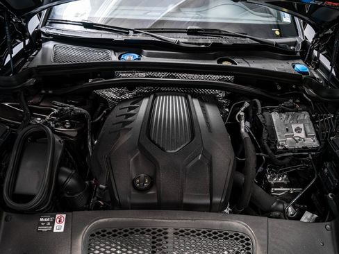 Used 2025 Porsche Macan image 29