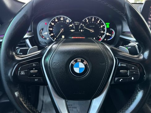 Used 2019 BMW 530i w/ Convenience Package RWD image 23