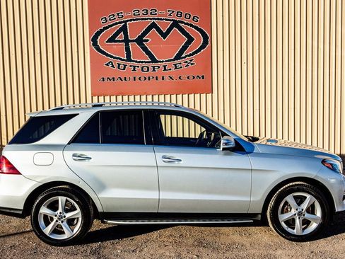 Used 2018 Mercedes-Benz GLE 350 4MATIC w/ Premium 2 Package image 2