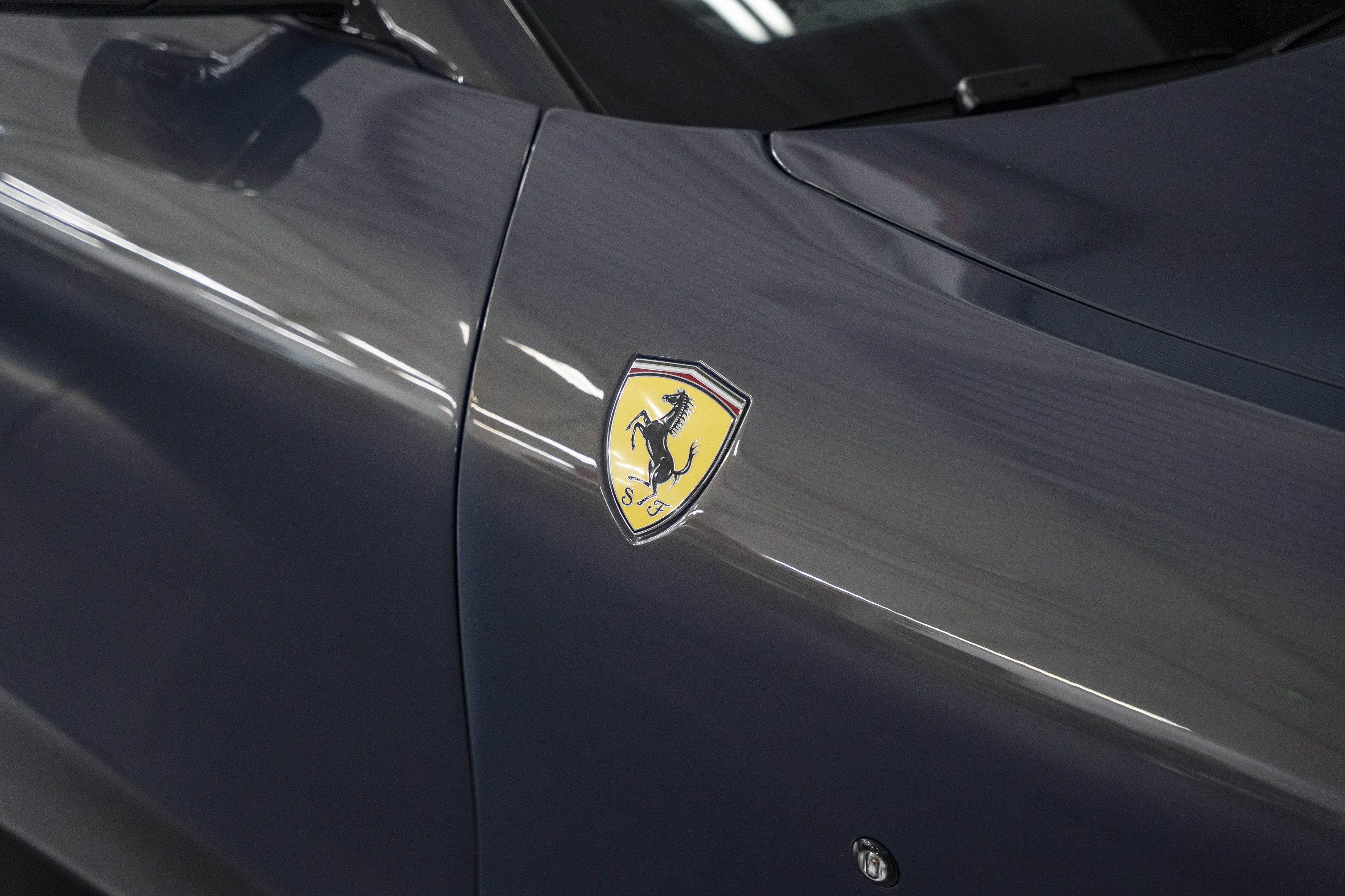 Used 2025 Ferrari Roma Spider RWD image 10